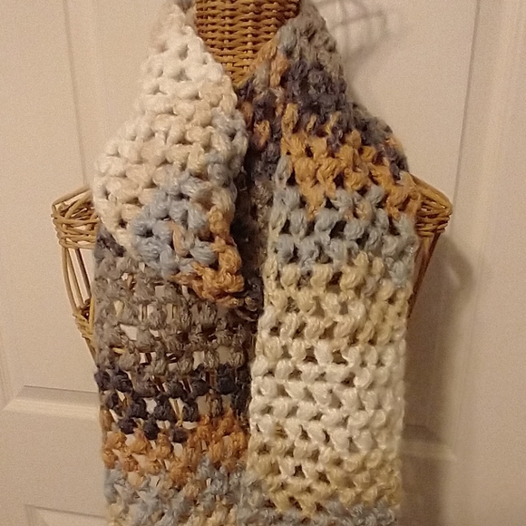 Source Unknown Accessories - SCARF NWOT Extra long crocheted scarf fringe edging